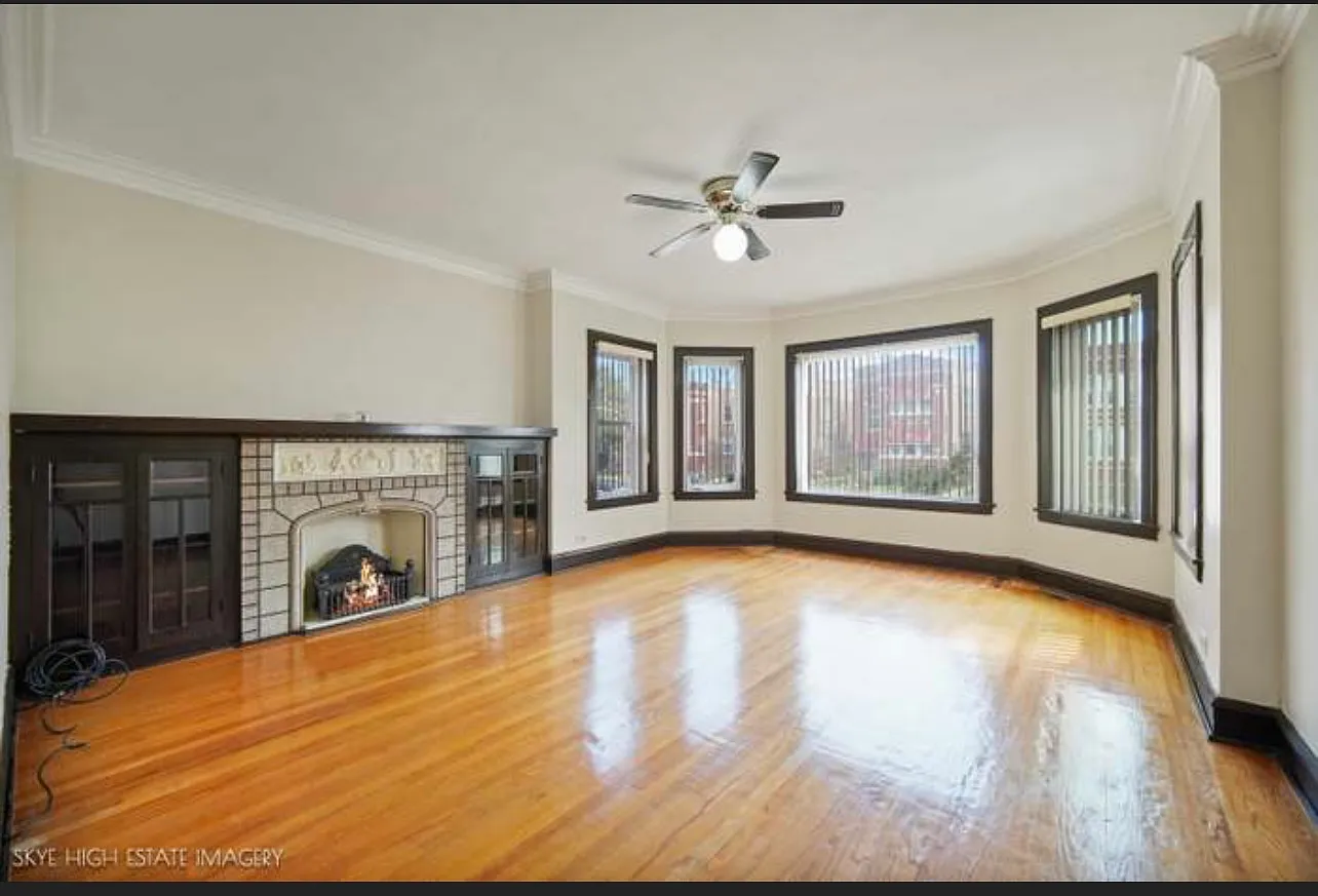3 bed, $2,500 — Photo 2