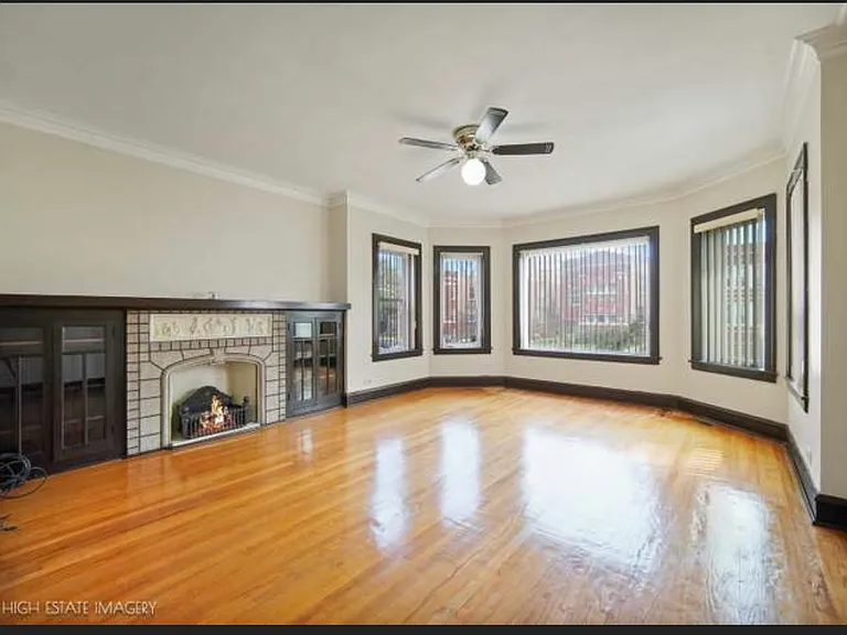 1338 N Massasoit Ave — Photo 2