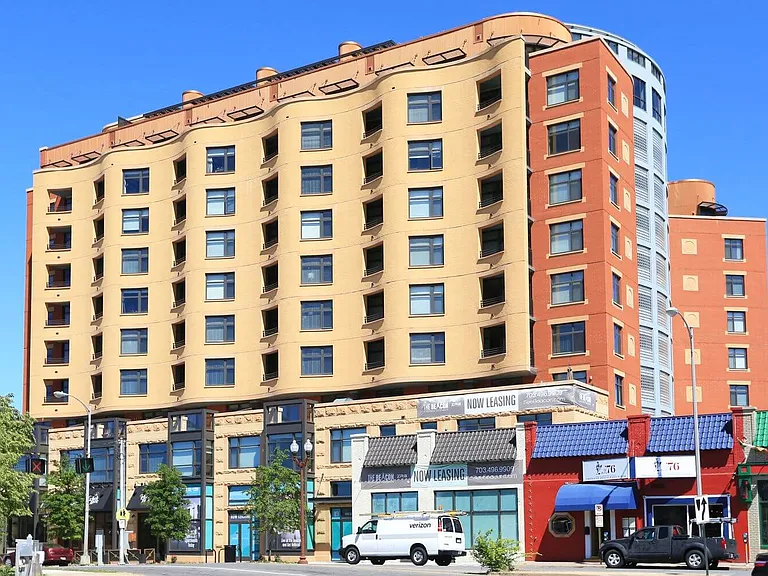 The Beacon Clarendon — Photo 32