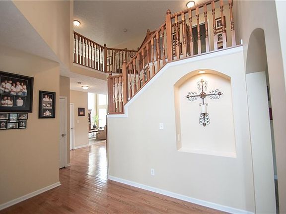 4th image of 16229 Dandborn Dr