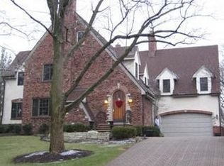 2262 Yorkshire Rd, Columbus, OH 43221