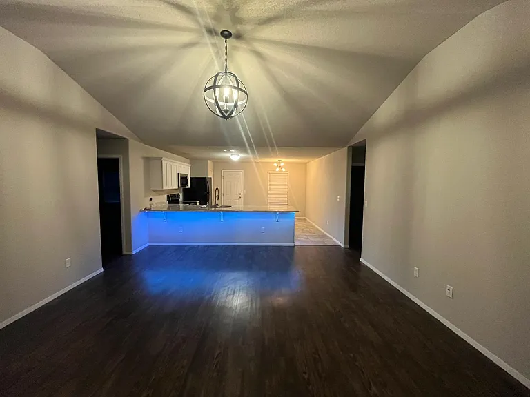 821 Richland Creek Ave — Photo 4