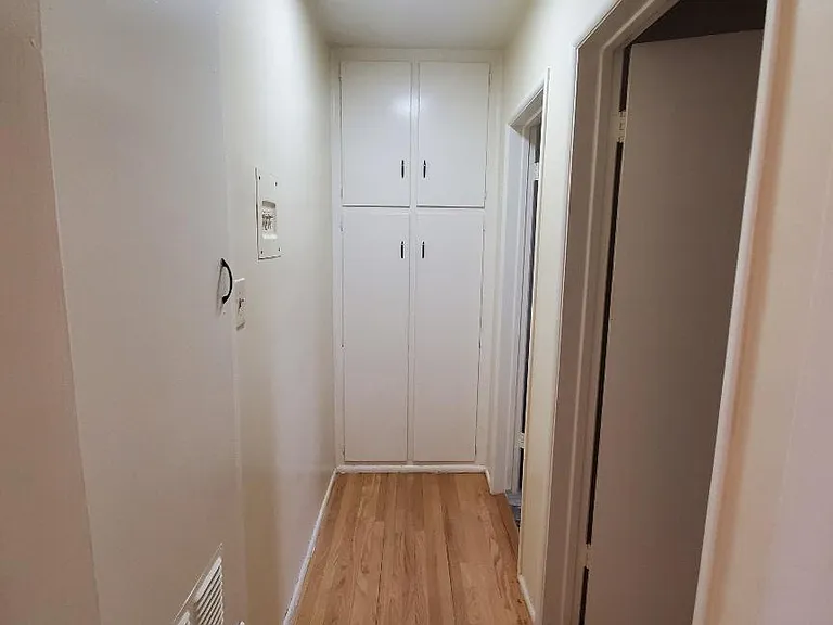 15908 Sherman Way #5 — Photo 5