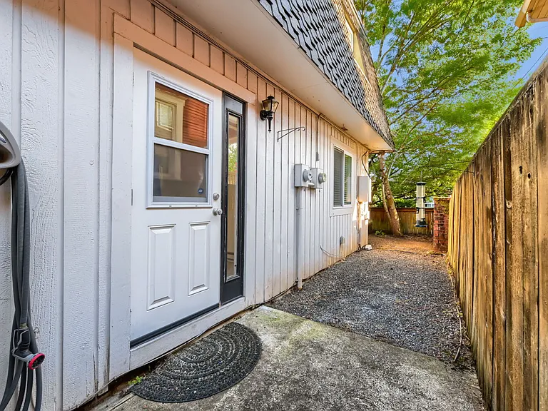 8065 N Ivanhoe St #1 — Photo 15