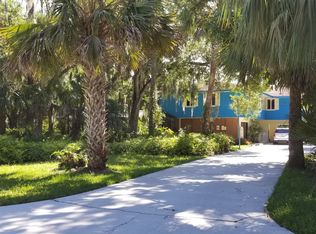 2909 Grove Dr, Fort Pierce, FL 34981