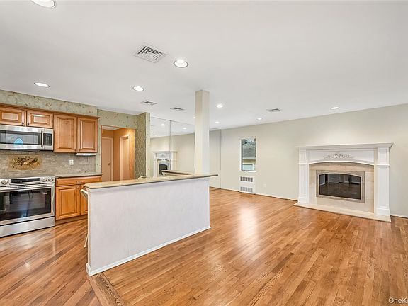 4th image of 3332 Elliott Boulevard