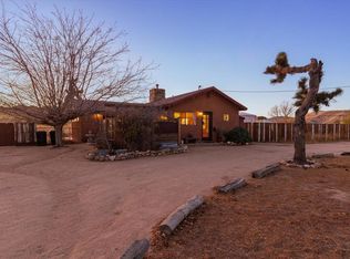 5438 Mountain View Ln, Pioneertown, CA 92268
