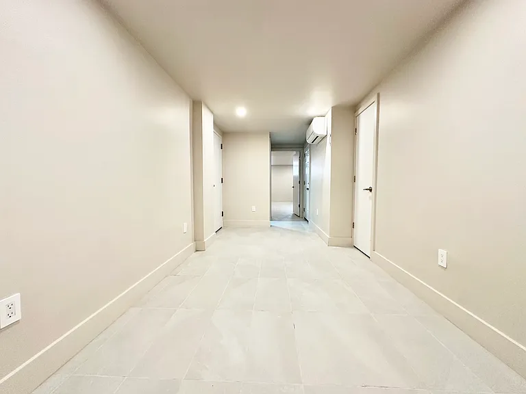 1381 Jefferson Ave #1AB — Photo 12