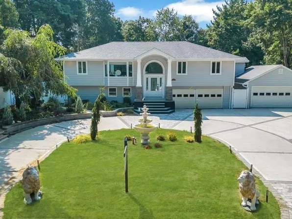 11 Eastover Drive, East Northport, NY 11731