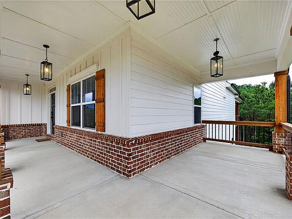 5th image of 548 Stoneledge Rd