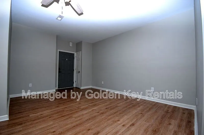 2 bed, 1.0 bath, $1,000 — Photo 3