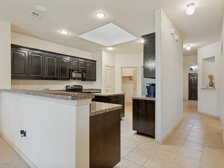 540 Vidalia Ct — Photo 11