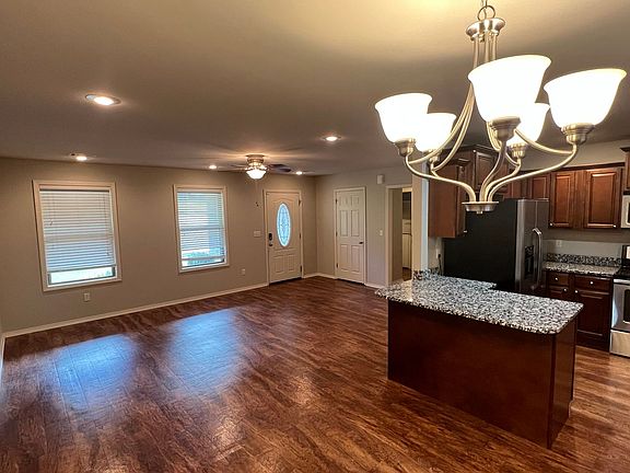 4th image of 4 Willow Oak Ln