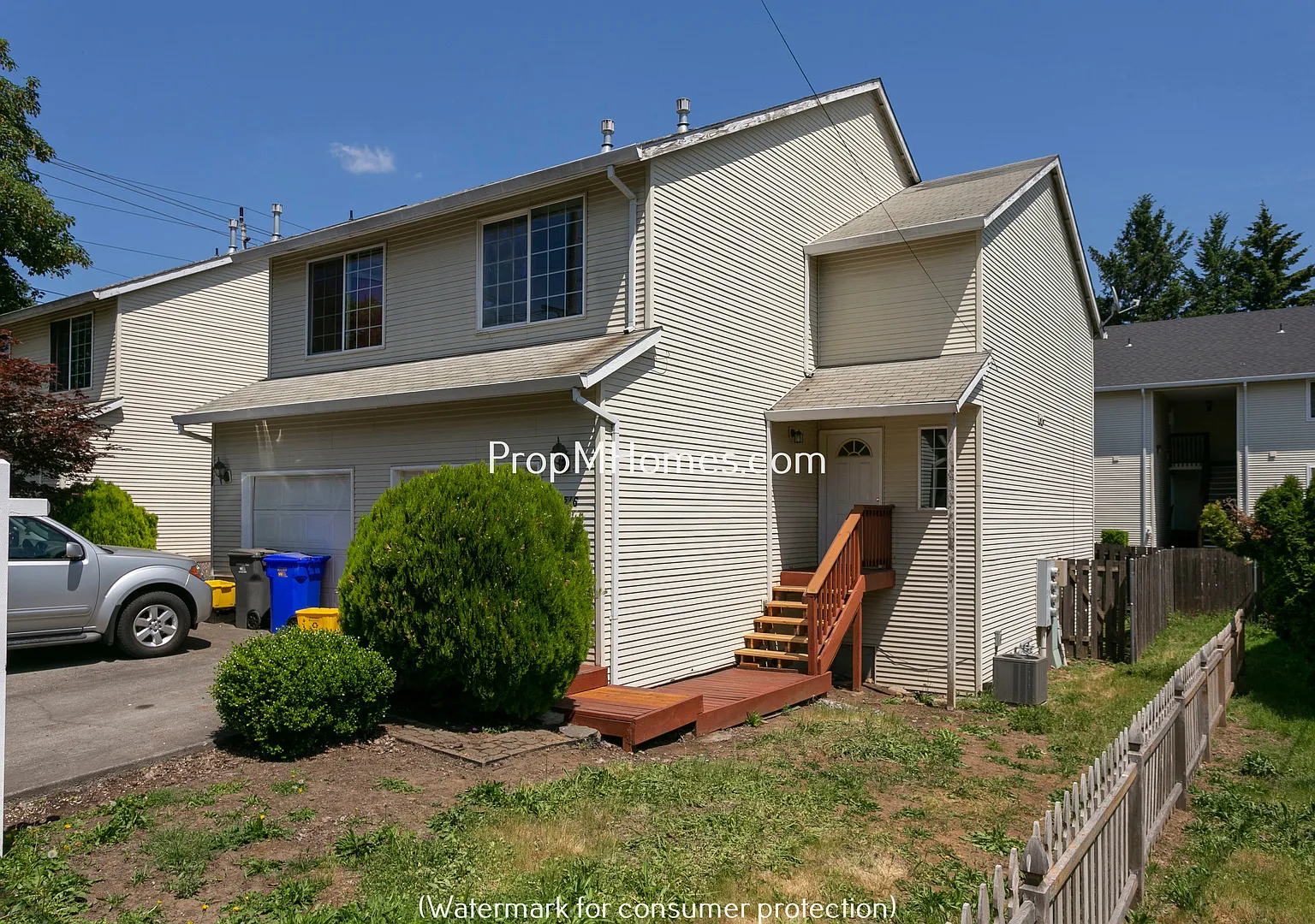 Beautiful Three Bedroom Duplex Just Blocks from Kelly Butte Park — Photo 1