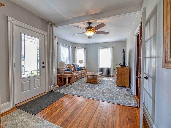 4th image of 109 Jackson Ave