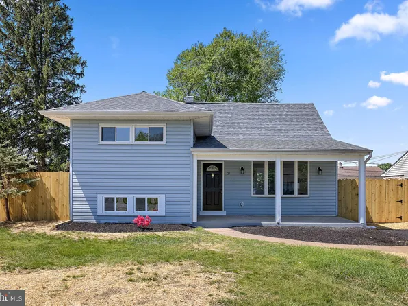 25 Matthews Rd, Newark, DE 19713