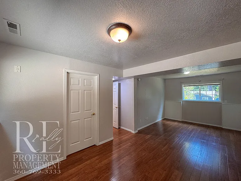 7611 Oak Park Dr NW — Photo 20