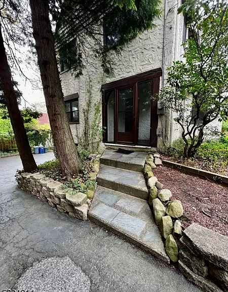12 Hobart Gap Rd — Photo 44