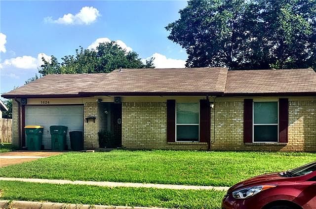 1st image of 1624 Palisades Dr