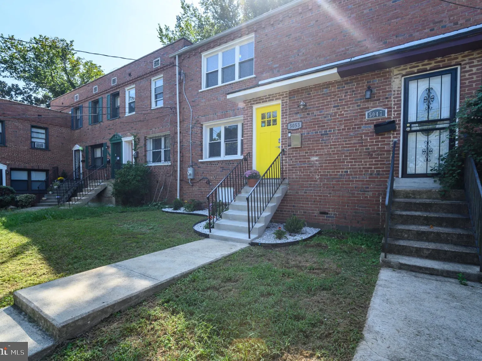 3 bed, 1.5 bath, 1353 sqft, $4,500 — Photo 2