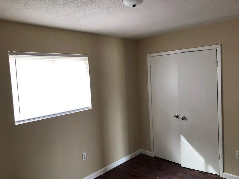 481 Walker Ave — Photo 9