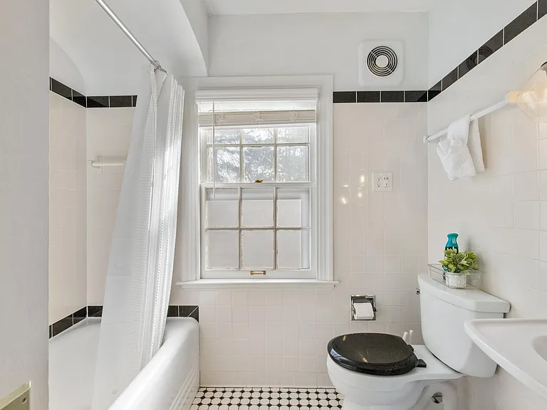 18694 Oak Dr — Photo 21