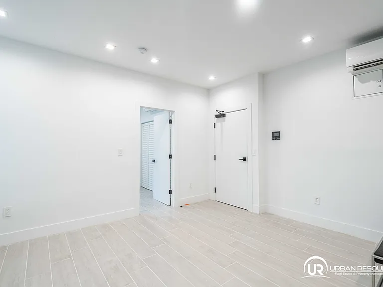 960 Jefferson Ave #105 — Photo 14