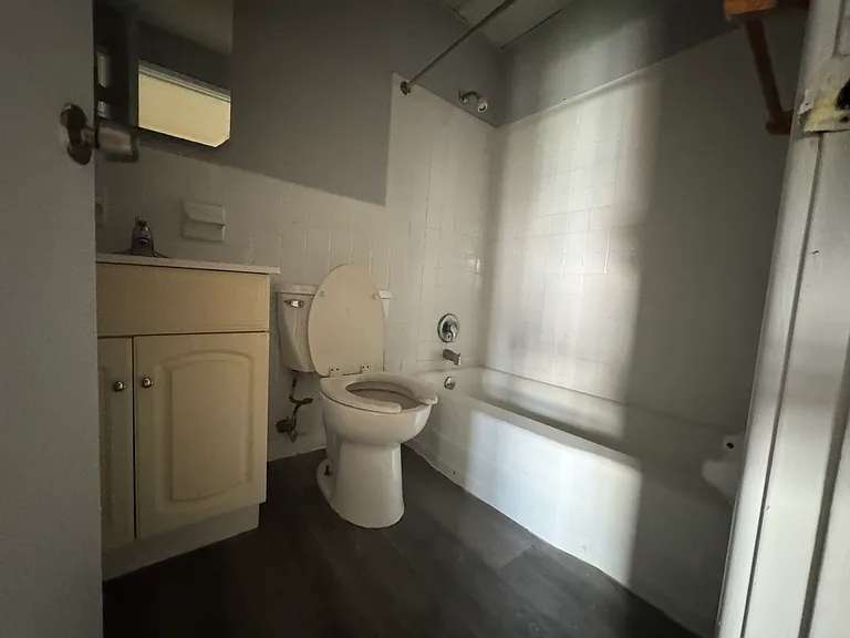 838-5B Wood Ave #B5 — Photo 7