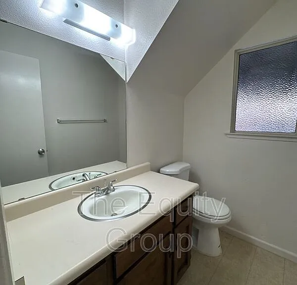 3525 S County Center Dr — Photo 10