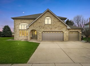 19902 Green Meadows Pkwy, Mokena, IL 60448