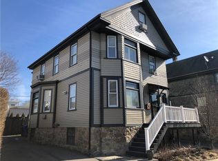 8 Elliot Pl, Newport, RI 02840