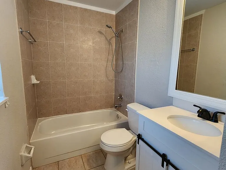 221 Loch Low Dr — Photo 14