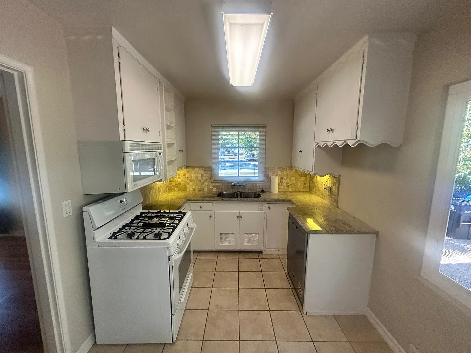1 bed, 600 sqft, $3,750 — Photo 2
