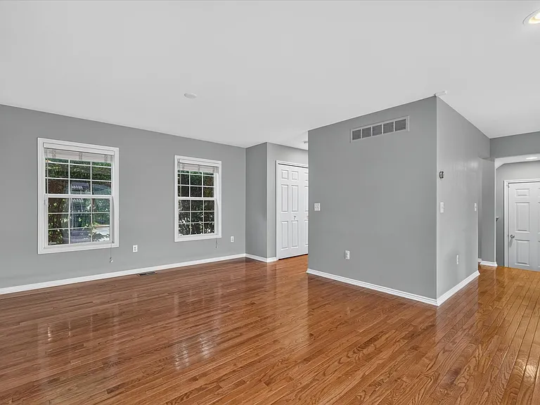 3813 Rochester Rd — Photo 9