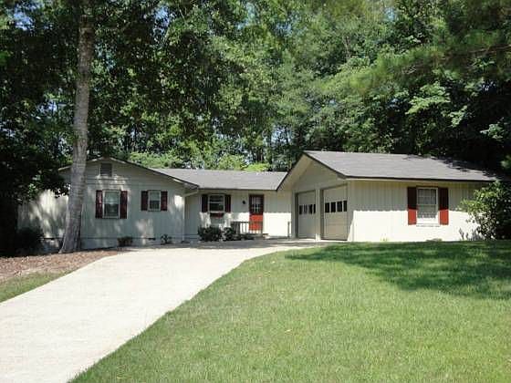 1st image of 224 Knollwood Dr