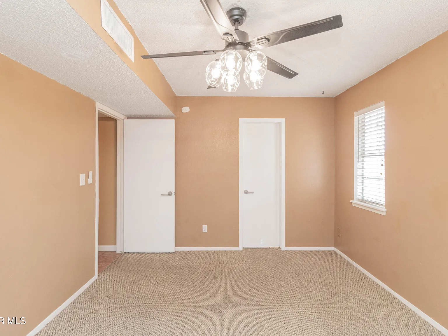 2 bed, 2.0 bath, 1350 sqft, $1,600 — Photo 4