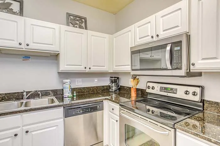 2 bed, 1270 sqft, $2,300 — Photo 4