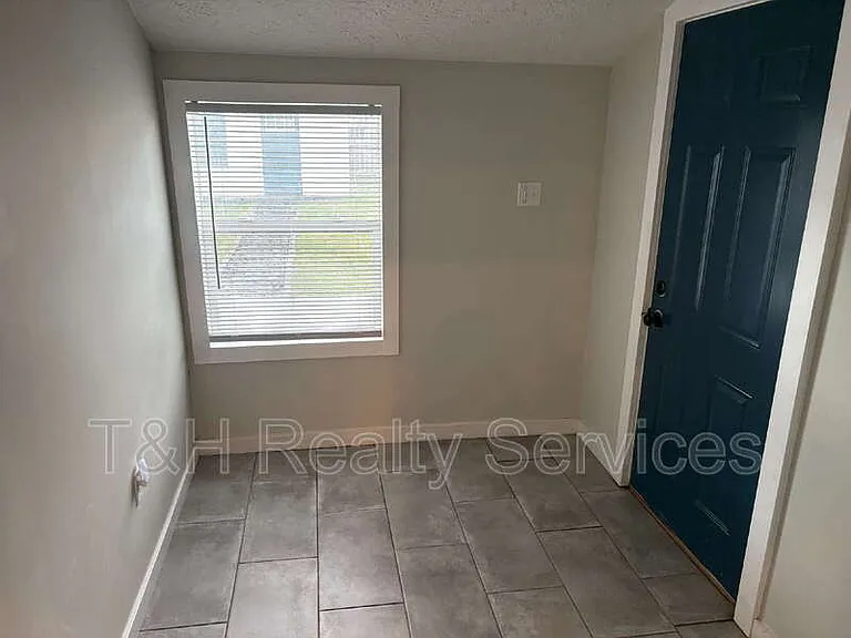422 Iowa St — Photo 15