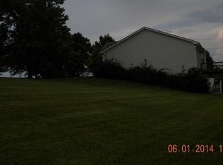 1726 Woodlake Rd, Stamping Ground, KY 40379