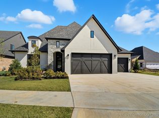 11265 S Fir Ave W, Jenks, OK 74037