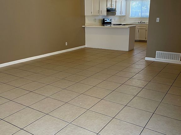 4th image of 90 N 19th Ave APT C