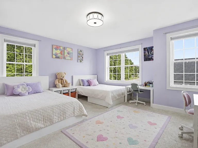 1 Patricia Way — Photo 11
