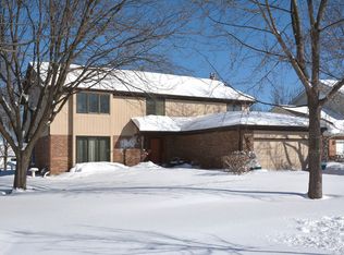 802 E Jennifer Ct, Arlington Heights, IL 60004