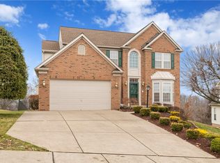 340 Indian Ridge Dr, Coraopolis, PA 15108