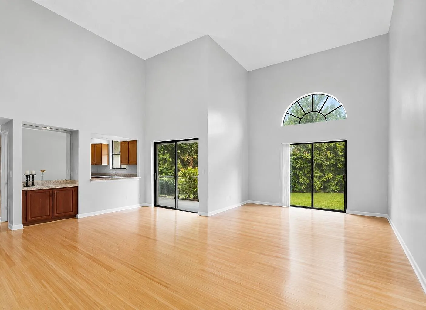 2 bed, 2.0 bath, 1354 sqft, $3,000 — Photo 1