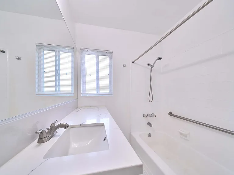 Whitsett 6335 — Photo 21