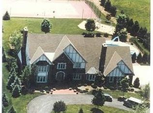 7170 S Woelfel Rd, Franklin, WI 53132