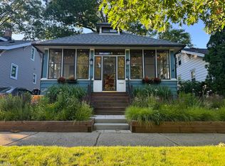 51 Kensington Blvd, Pleasant Ridge, MI 48069