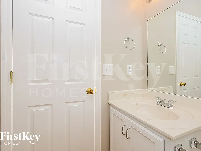 2544 Killarney Ct — Photo 14