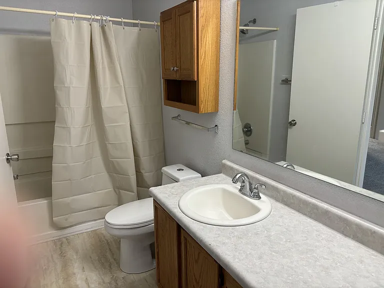 16713 Lowell Dr — Photo 8